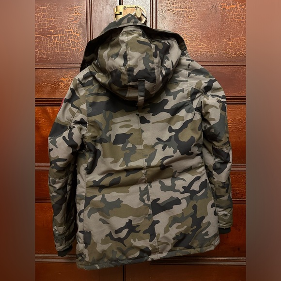 Canada Goose Jacket - Picture 5 of 11